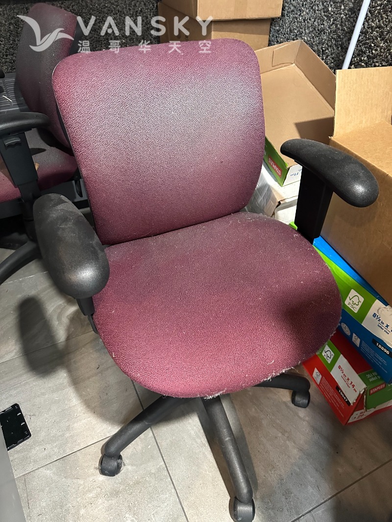 250516144143_Desk 1.jpg